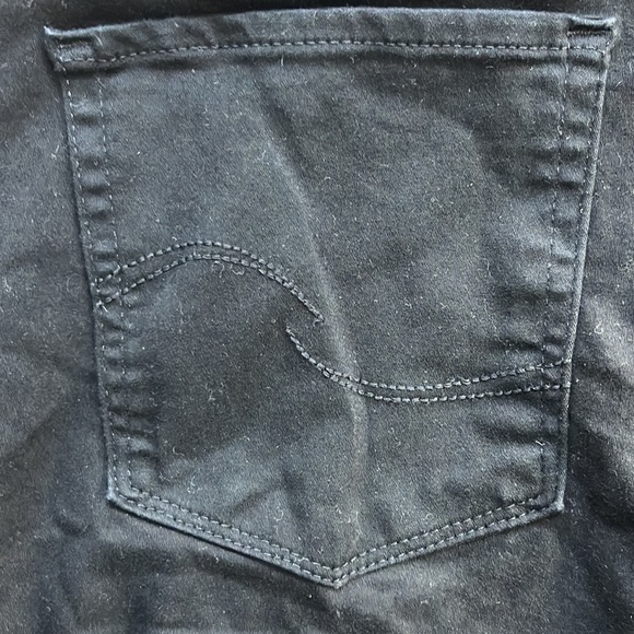 Signature by Levi Strauss Co. Black Jeans Gold Label Womens Shaping 16M - Picture 6 of 7